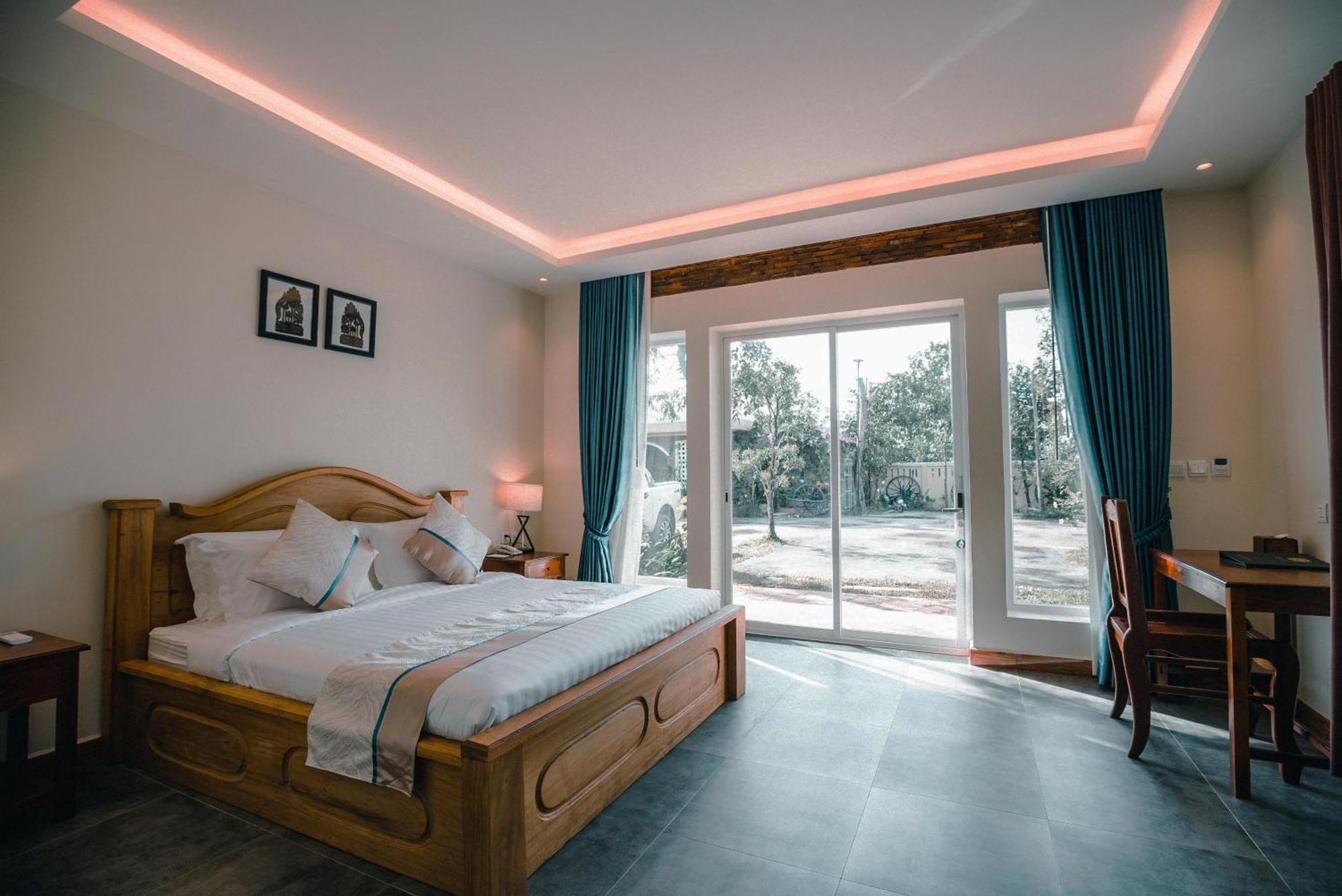 Sokchea Kampot Hotel Екстериор снимка